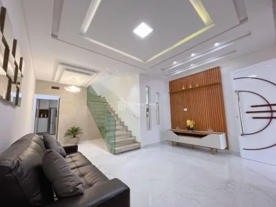🏖️✨ SOBRADO MARAVILHOSO PRÓXIMO À PRAIA • 2 SUÍTES • 2 VAGAS • R$ 750 MIL ✨🏡