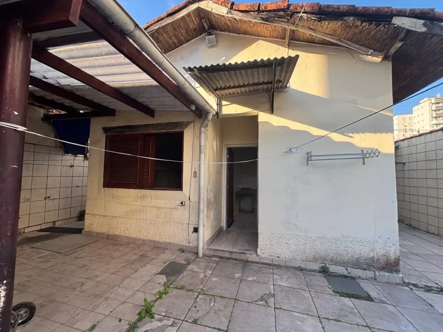 Casa 2 dorm. no Guilhermina, pronto para morar