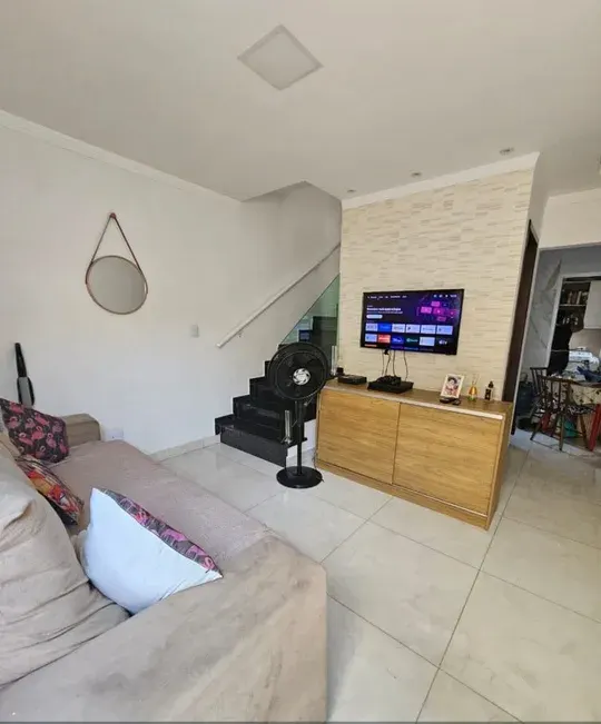 Sobrado 2 quartos no Aviação — foto 1